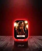 Lampka LED 3D Plexido z Nadrukiem Maxxxine Napis Postać Film